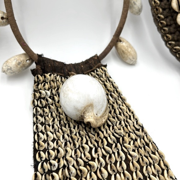 Vintage Papua New Guinea Ceremonial Seashell Collar Necklace Bundle - Picture 5 of 17